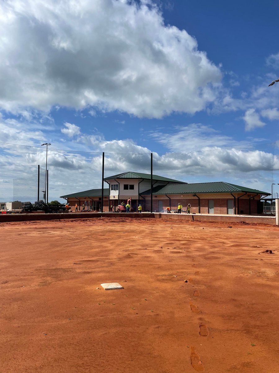 BurbankSportNet's tweet image. This #ProtectiveNetting for the @UpsonLeeKnights turned out great!⚾🔥

#AnotherBurbankNet in the books!

#SportsNetting #BarrierNetting #SportingGoods #MadeInTheUSA #Installation #BaseballSeason #BaseballField