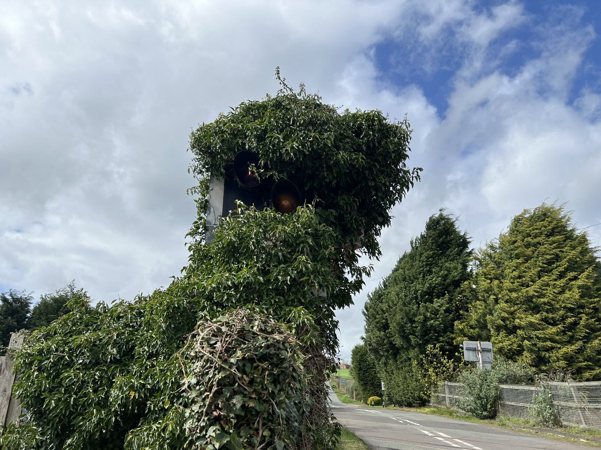 Fosseway Level Crossing, near Lichfield, Staffordshire. Disused since the early 2000s but some (although not all) of the equipment still remains.

Pictures taken 05/04/2024.