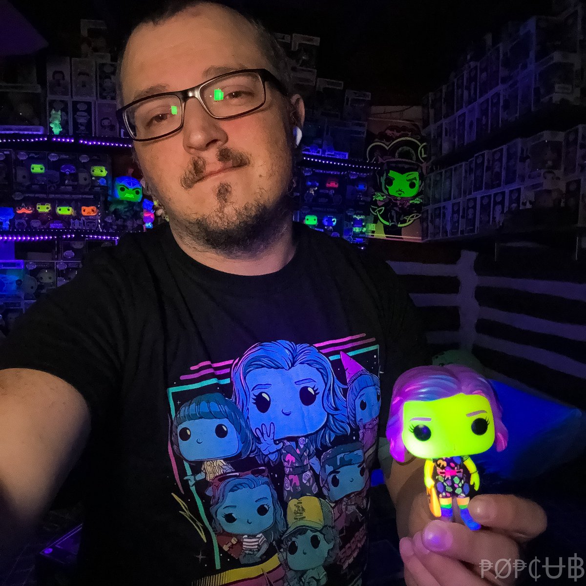 Happy blacklight  #FunkoFashionFriday everyone! Who else is excited for S5 of Stranger things?! 

👑 @OriginalFunko
📓 #MyFunkoStory 
📸 #FunkoPhotoADayChallenge
#FOTM #FunaticoftheMonth