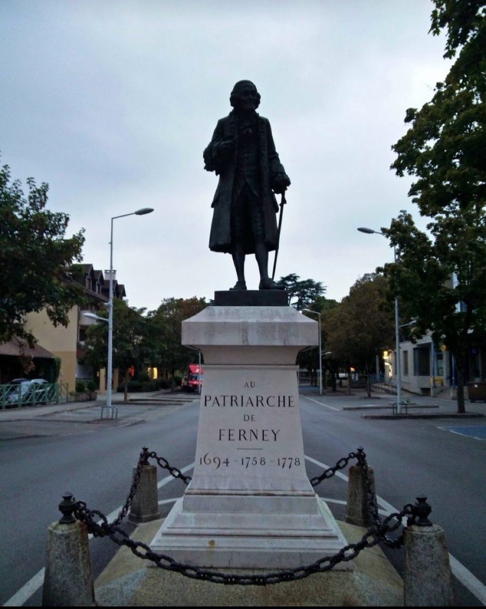 إذا وصلت مطار #جنيف 
وتبي تجلس في #جنيف كم يوم تتسوق وخصوصاً ..!
اذا عودتك ماهي من المطار نفسه 
 
بعيداً ..! عن غلاء فنادق جنيف ..
في مدينه تبعد عنها 4km 
فرنسيه هادئه 
أسم القريه #فيرني_فولتير ✅
فيها مطعم هندي و سوبر ماركت وملحمه

راح افصلها لك بـ تغريده متسلسله👇🏻