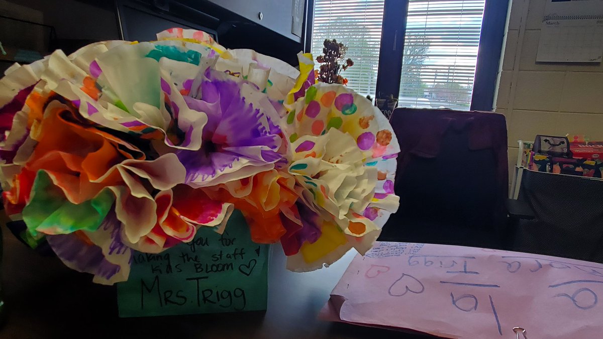 When the kids and teachers give you handmade flowers for assistant principal's week 💚