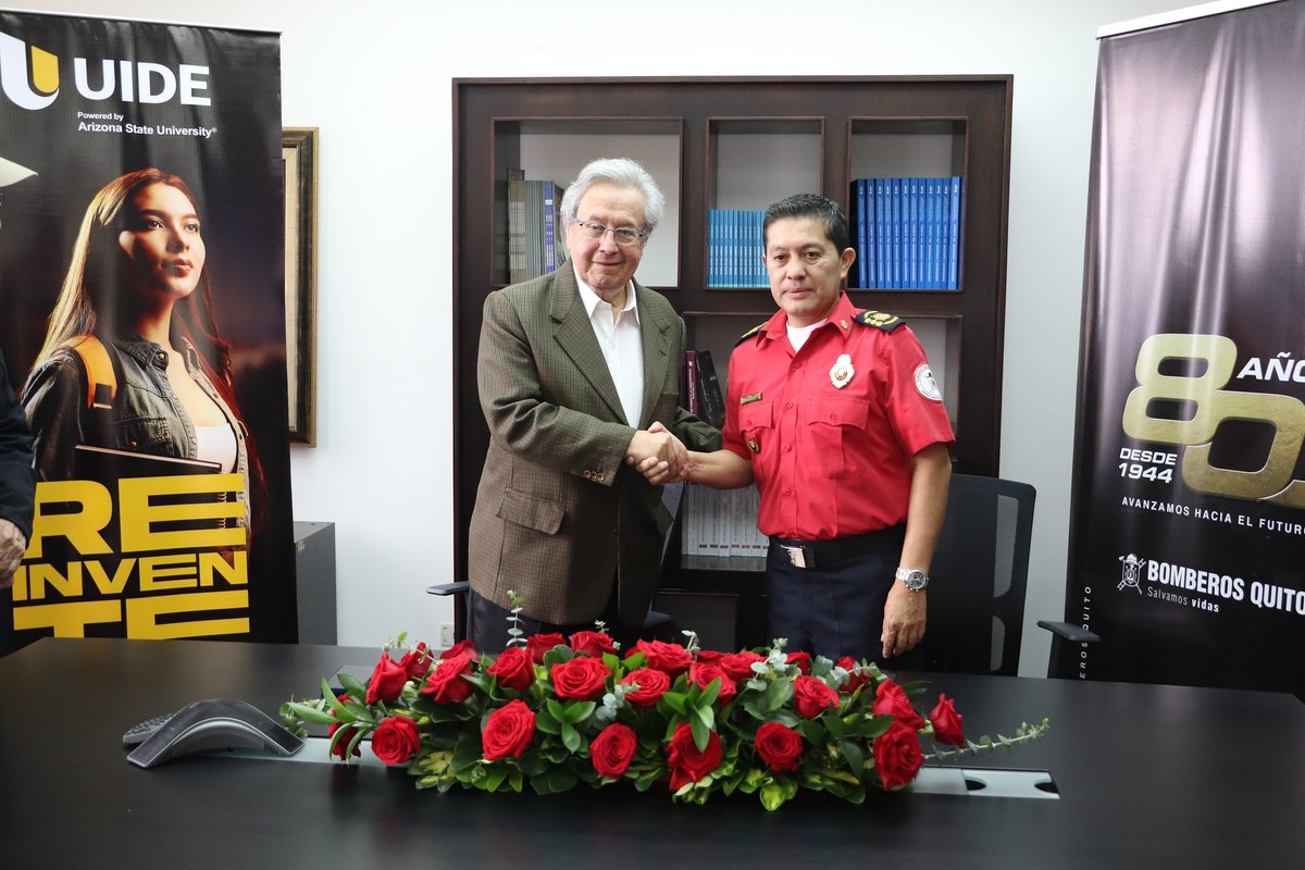 UIDE's tweet photo. La #UIDEpoweredbyASU celebró la firma de un convenio 📝 junto a @BomberosQuito para fortalecer su desarrollo académico y profesional en Gestión de Riesgos de Desastres.
Esta es una oportunidad para unir fuerzas 🤝 en beneficio de toda la comunidad. https://t.co/dguhXg5Q6E