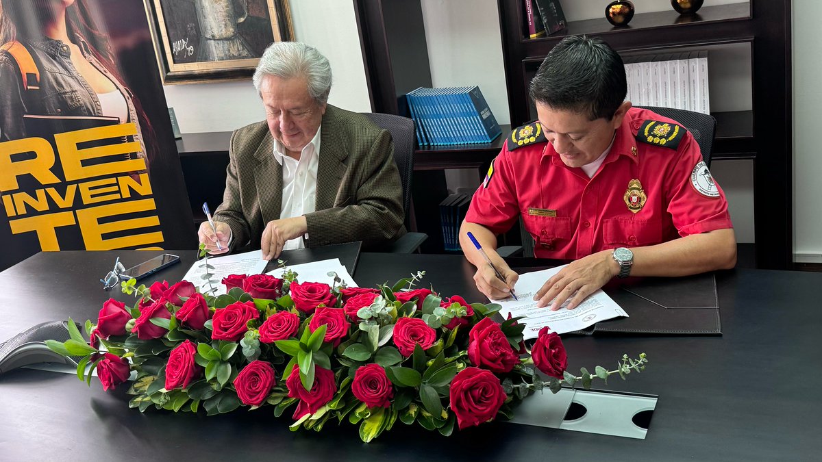 UIDE's tweet photo. La #UIDEpoweredbyASU celebró la firma de un convenio 📝 junto a @BomberosQuito para fortalecer su desarrollo académico y profesional en Gestión de Riesgos de Desastres.
Esta es una oportunidad para unir fuerzas 🤝 en beneficio de toda la comunidad. https://t.co/dguhXg5Q6E