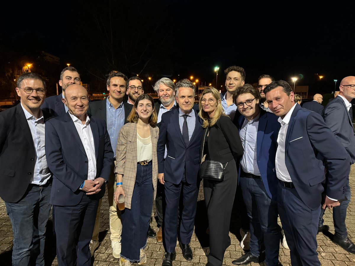 Un immense merci à <a href="/ChristopheBechu/">Christophe Béchu</a> pour son action remarquable comme ministre de l'Écologie. 

C'est une véritable chance pour la France, les Hauts-de-France, et le Pas-de-Calais d'avoir une telle personnalité à ce poste. Son engagement fait la différence.