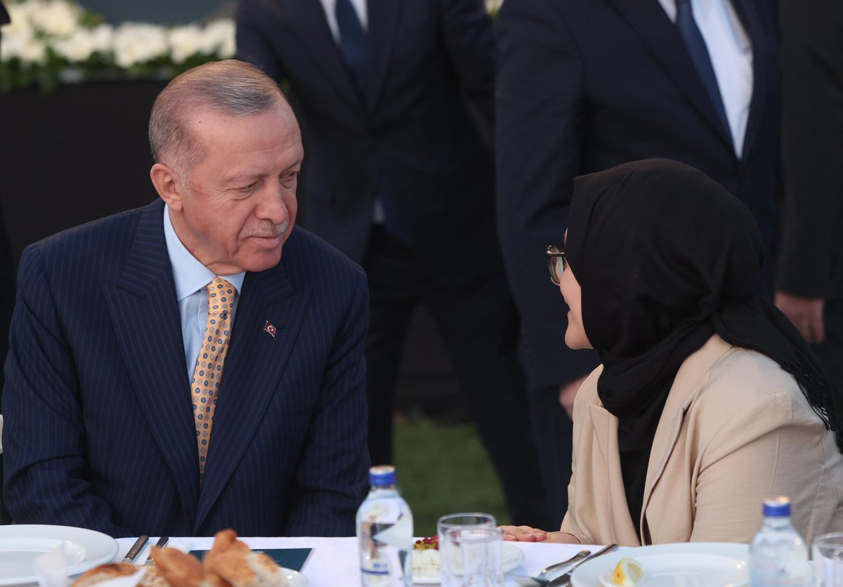 Cumhurbaşkanımız Sayın @RTErdogan’ın teşrifleriyle gerçekleştirilen geleneksel TÜRGEV iftarına katıldık. Bu güzel akşamda bizlerle olan gençlerimize teşekkür ediyorum.