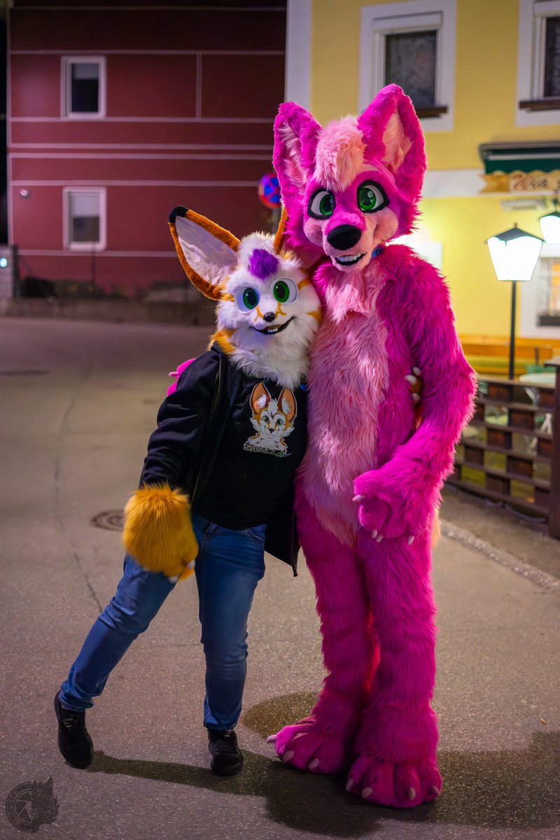 Happy #FursuitsFriday ❤️

Finally a real size ratio!!!! 👀

💕<a href="/avoonix/">Avoonix</a> 
📸<a href="/AUT_Werwolf01/">AUT_Werwolf01</a>