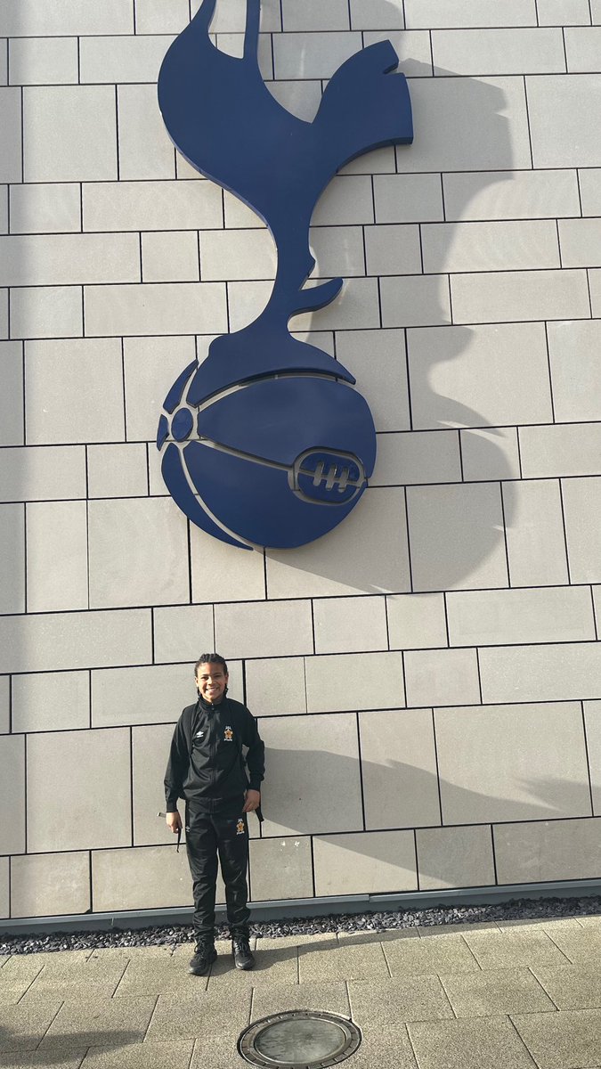 Jezzwilliams90's tweet photo. Another ground another experience ๐งคโฝ๏ธ #RBW1 https://t.co/A9SFr2NzSG