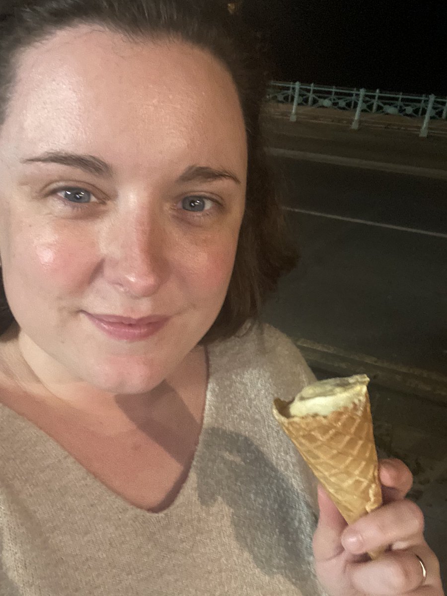Late night ice cream by the sea - times like this, my job is too good to be true (I’m not bragging, it often balances out the other way 😉).
