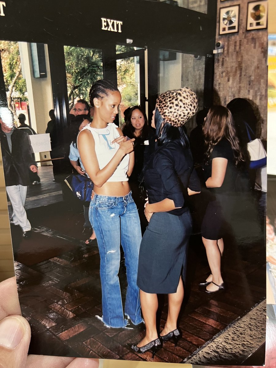 Thanking the gorgeous #TyraBanks on ⁦@USC⁩ campus for donating time for #foster youth #career day #flashbackfriday