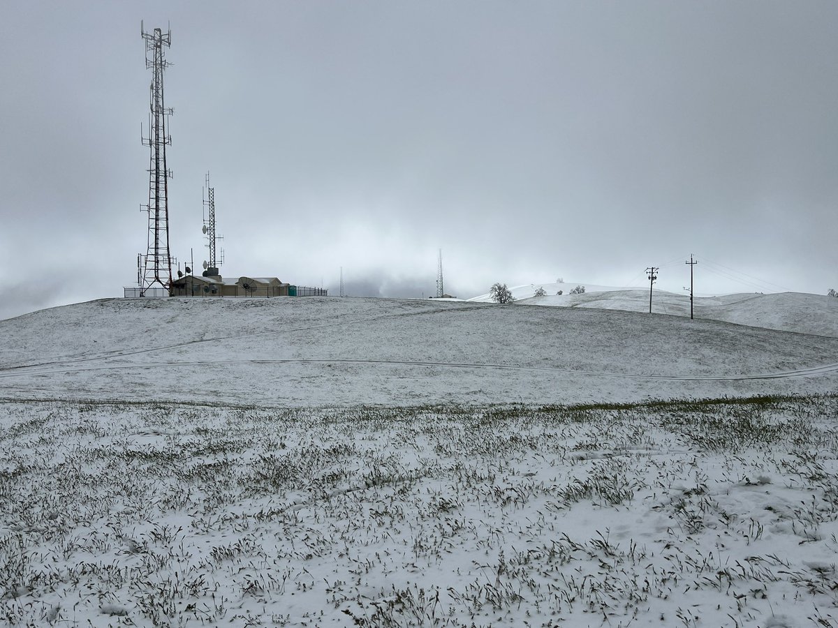 Check out the snow on Mt. Toro’s peak this morning, weather was cold and windy up at the top of the mountain. Sun started to come out as we were making our way back down to Salinas. @KIONnews @danncianca