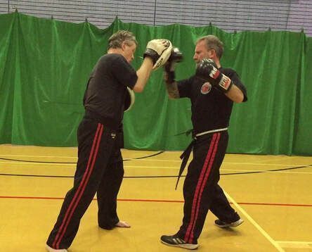 Andy getting fighting fit #fightingfit #kickboxing #heanor #williamgregg