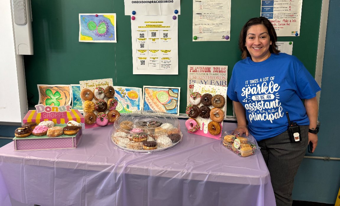 Wrapped up #AssistantPrincipalsWeek with a breakfast to celebrate Ms. Romero, who always goes above & beyond for the Fort Hill Family. Thank you for all you do, Ms. Romero! #YouHaveAFriendAtPS10 @jenn_funes @teacherromero72 @DrMarionWilson @CChavezD31 @CSD31SI