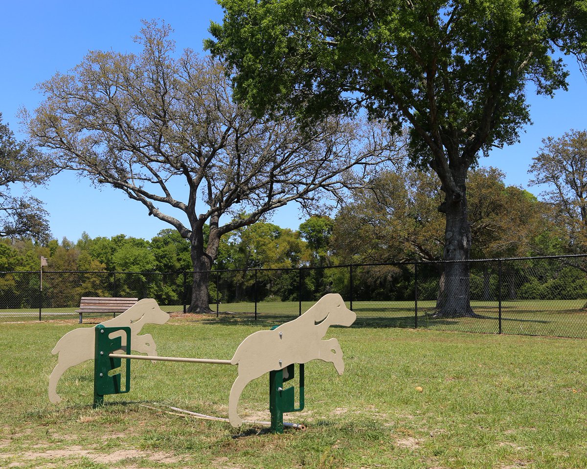 myescambia's tweet photo. ⛳ Escambia County Parks and Recreation recently added a new 18-hole disc golf course at Lexington Terrace Park, along with completing additional improvements to the popular regional park and dog park. 

📲 Read the full release here: https://t.co/2aFld0jrwQ https://t.co/B1eJPozLLg