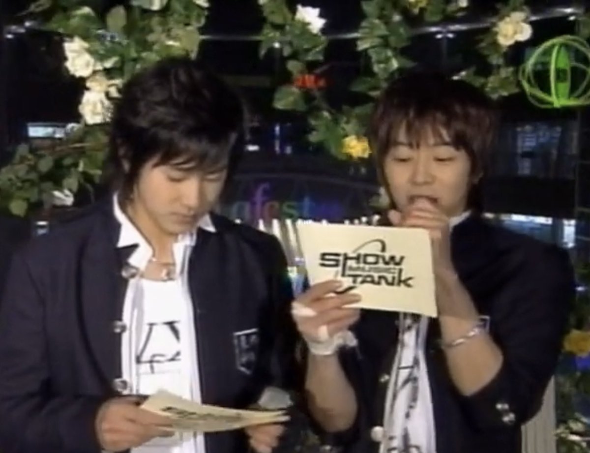 princessregi's tweet photo. 20 years ago 😱🤣😭

My kpop journey started in spring of 2004 with tvxq on show music tank in lafesta. Micky and uknow's first day as mcs. Ended with all 5 members singing their debut song, hug 💕 https://t.co/SdoJPulpDr