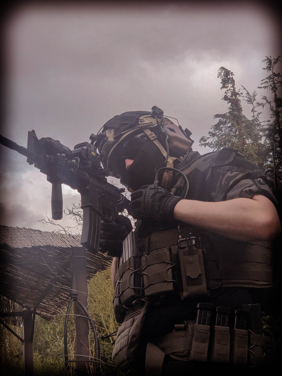 Dr1fterX's tweet photo. Well I thought its finally time to create a new kit since ive been running one style for almost three years now... Decided to go for a more PMC style one, what do ya think?
#airsoft #airsoftuk #airsoftnation #airsoftphoto #milsim #milsimairsoft #battlesim #airsofter #airsoftgear https://t.co/xFN4hpb3uf