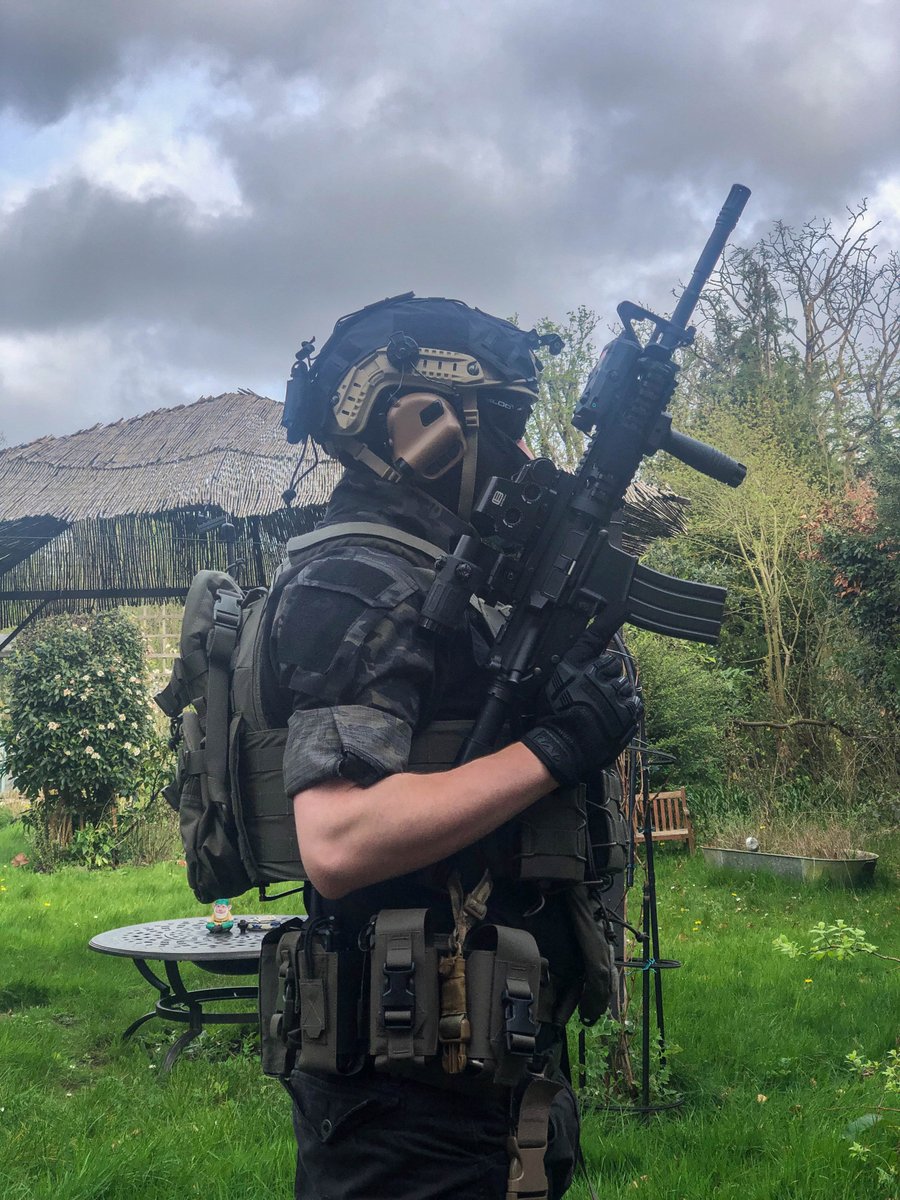 Dr1fterX's tweet photo. Well I thought its finally time to create a new kit since ive been running one style for almost three years now... Decided to go for a more PMC style one, what do ya think?
#airsoft #airsoftuk #airsoftnation #airsoftphoto #milsim #milsimairsoft #battlesim #airsofter #airsoftgear https://t.co/xFN4hpb3uf