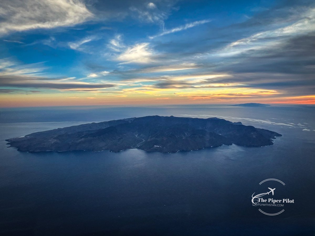 La Gomera & El Hierro 🌅 #elhierro #lagomera #canarias #avgeek #flyday #sky