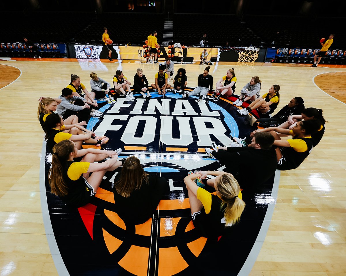 IowaWBB tweet picture