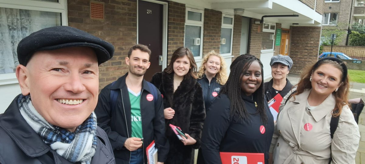 Out in Battersea this afternoon with Marsha de Cordova MP, meeting lots of Sadiq voters.