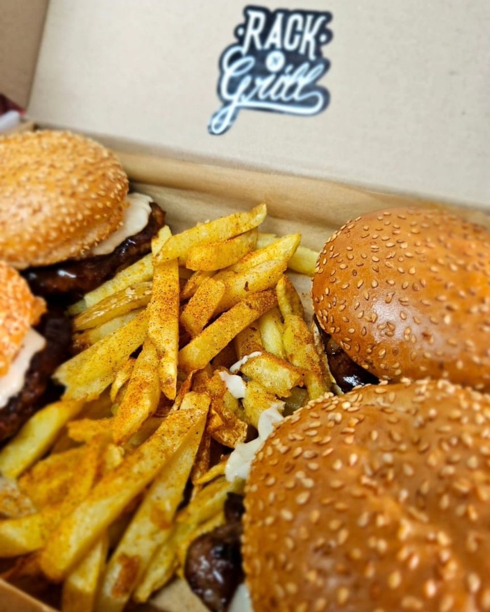 Check out @RacknGrill at the Food Trick Valley all details in first pic.

#IAMCAPETOWN #capetown #lovecapetown #southafrica #shotleft  #TravelMassiveCT #TravelMassive #TravelChatSA #discoverctwc #nowherebetter