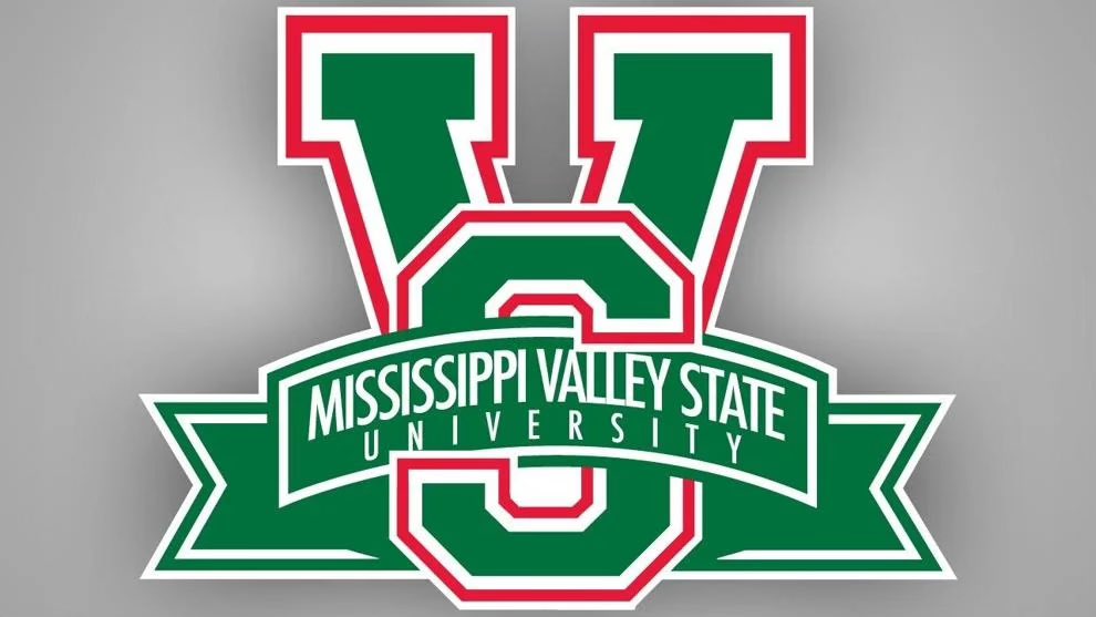 AGTG🙏🏾After a great conversation with @CoachThompson6 I’m beyond blessed to receive my first D1 offer from Mississippi Valley State University #BrickByBrick @Coach_kwade @ValleyStateFB @shelton_gandy @PrepRedzoneMS @Coachstrib @247recruiting @DemetricDWarren @MauriceMilsap