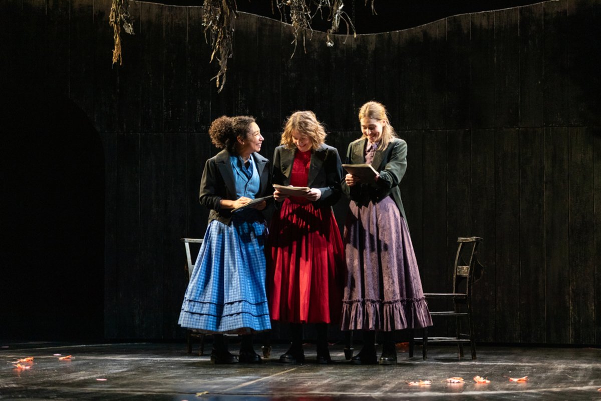 Underdog: The Other Other Brontë ★★★ @NationalTheatre | Mar 27 - May 25, 2024 REVIEW: tinyurl.com/mr288x4w Each generation reinvents the past and its icons. Here are #BrontëSisters to suit today’s sensibilities. nationaltheatre.org.uk/productions/un…