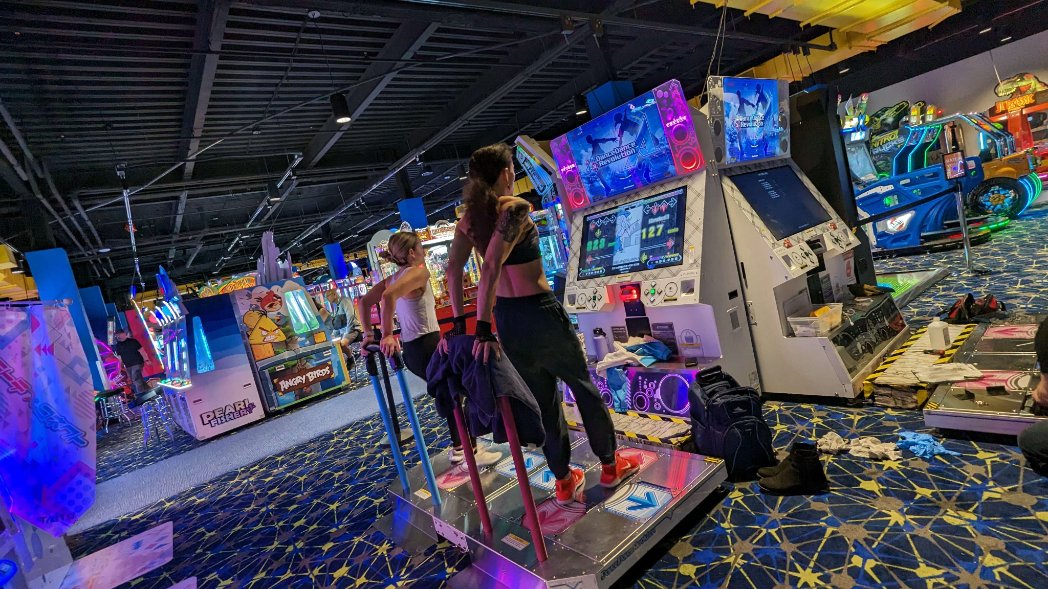 socalddr's tweet image. Zenith Day 1 has offically begun! Freeplay is on tap now till Achievement Hunt later. Our wonderful mech staff is also using this as an opportunity to stress test the pads so everything is in good shape for the big dance tomorrow! Get to it gamers 💃