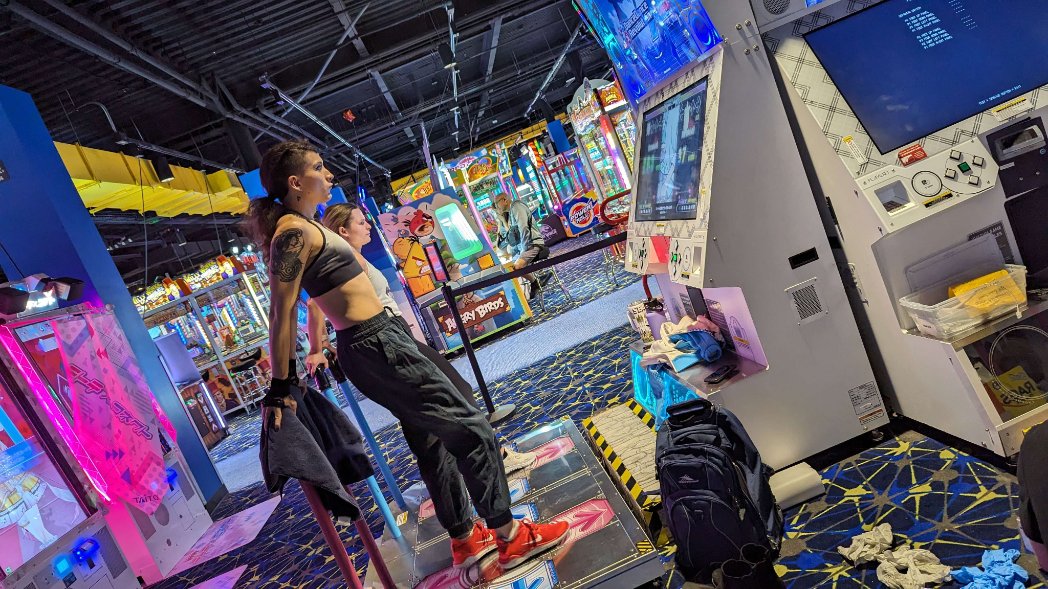 socalddr's tweet image. Zenith Day 1 has offically begun! Freeplay is on tap now till Achievement Hunt later. Our wonderful mech staff is also using this as an opportunity to stress test the pads so everything is in good shape for the big dance tomorrow! Get to it gamers 💃