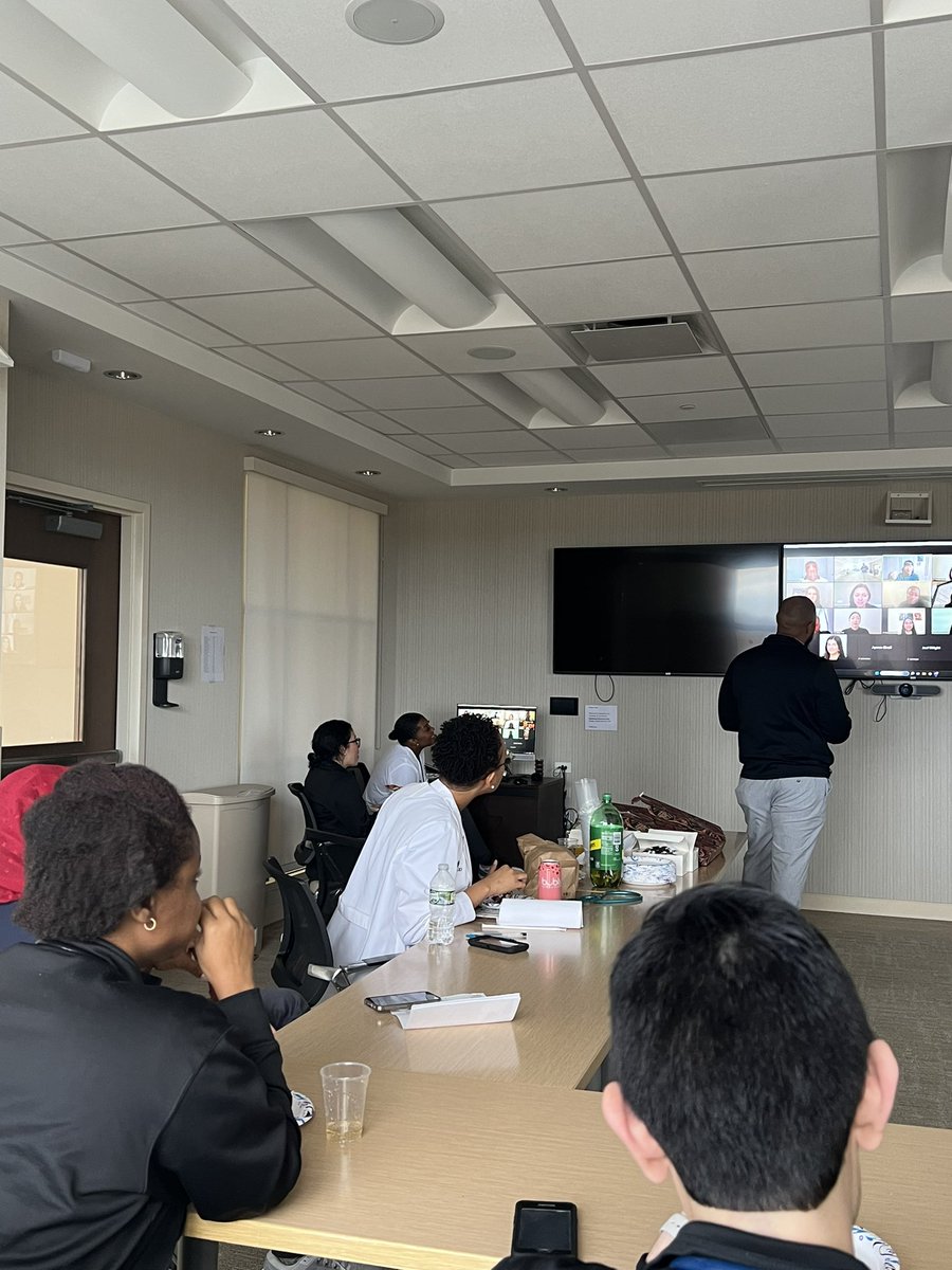 Albeit virtual, we had a great time getting to know a little more about our incoming intern class! We are excited to have this talented batch of amazing physicians join our Englewood Health Family. 🩺 🥼😃🫶🏽

#InternalMedicine #Residency #twotruthsandalie