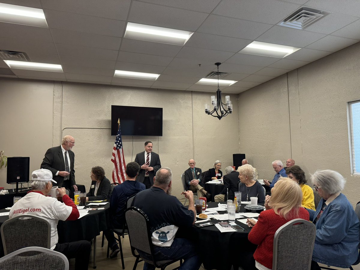 Wonderful lunch with the Eastern Jackson County Pachyderm Club! We discussed a wide range of issues affecting Missouri. #AshcroftAcrossMissouri #MOGov