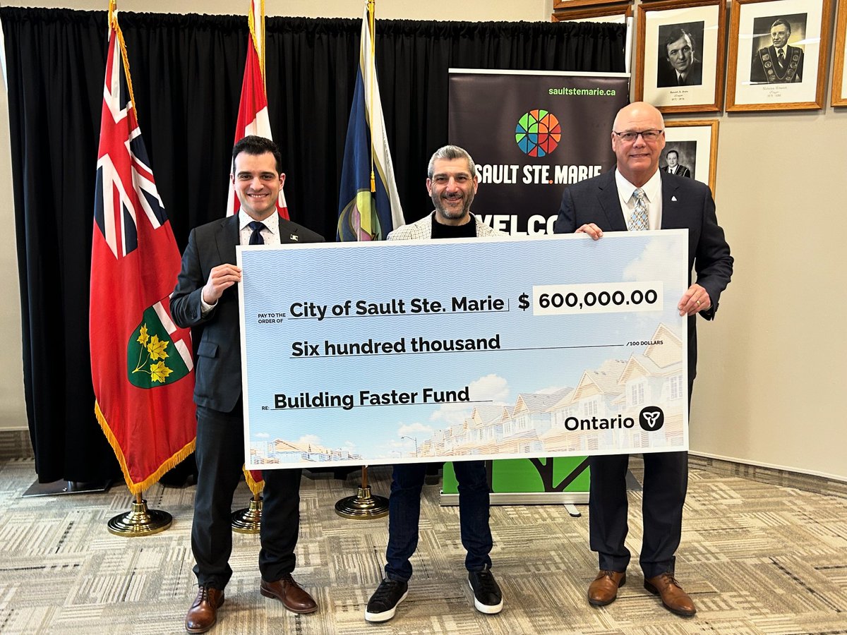 It's a pleasure to be in Sault Ste. Marie with my friend @RossRomanoSSM to award $600,000 to @SooShoe and @CitySSM from the Building Faster Fund. This investment will go towards building more housing-enabling infrastructure to get more homes built faster in Sault Ste. Marie.