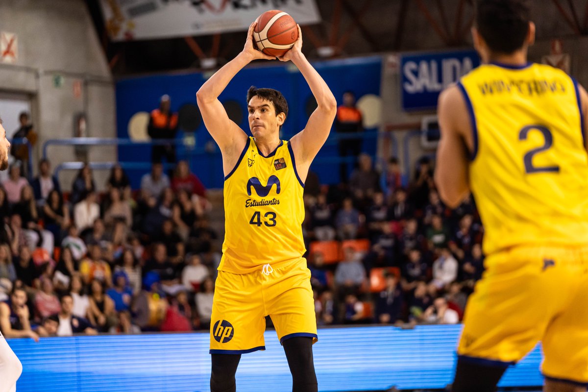 MovistarEstu's tweet photo. 💙Final del tercer cuarto:

@cb_tizona 6️⃣3️⃣
Movistar Estudiantes5️⃣7️⃣

📊https://t.co/HRWmK5XJ1I
📺LaLiga+ y Movistar+

#GrupoUretaTizonaBurgosMovistarEstudiantes #LEBOro https://t.co/cCreldnV9I