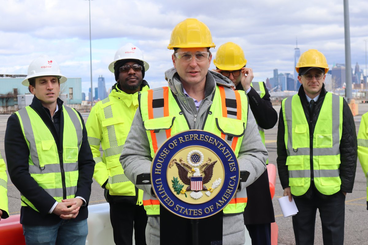 EquinorWindUS's tweet photo. Sunset Park Congressman @RepDanGoldman, @NYSERDA & @NYCEDC toured the South Brooklyn Marine Terminal #SBMT to highlight the impact the #IRA is having on the #offshorewind industry and the #construction of Empire Wind -- which will power more than 500,000 #NYC homes. https://t.co/qdyus7L8ud