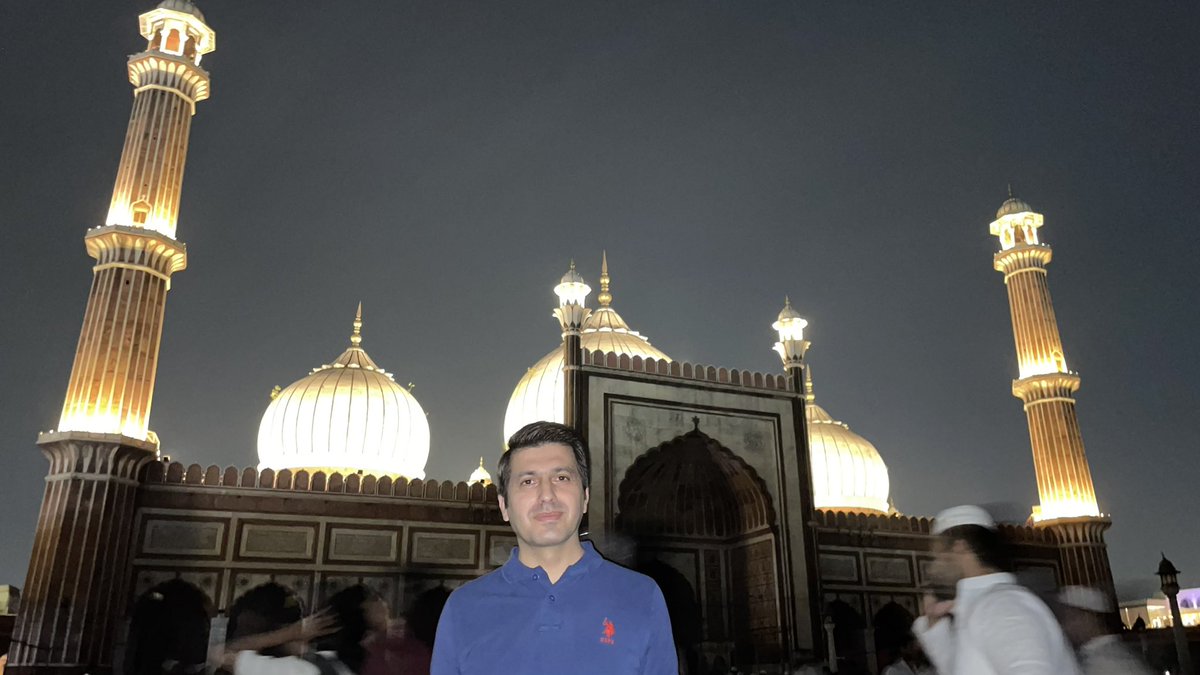 Had an incredible experience at the majestic Jamia Masjid, New Delhi for Iftaar. #Ramadan #Iftaar #JamiaMasjid #NewDelhi