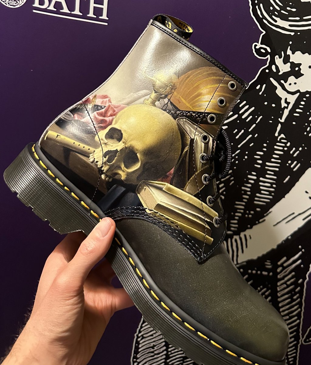 This death historian is now the proud owner of a pair of @NationalGallery x @drmartens boots. Featuring Harmen Steenwyck’s Still Life: An Allegory on the Vanities of Human Life #mementomori #vanitas