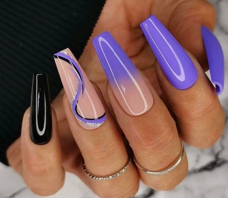 Rate these finger nails from 💅1-10.✏️ beautytippz.com #beautytips #nailswag #nailart  #beautytips #fashion