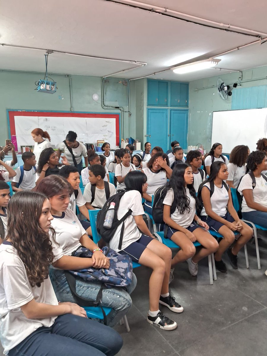 Hoje dia 05 de abril deu-se início ao projeto cultura dos bate-bolas da turma Teimosia na escola Silvio Romero no bairro de Honório Gurgel, é a nossa cultura em evidência nas escolas criando espaço para inclusão de jovens dentro da nossa cultura dos Clóvis e bate-bolas.