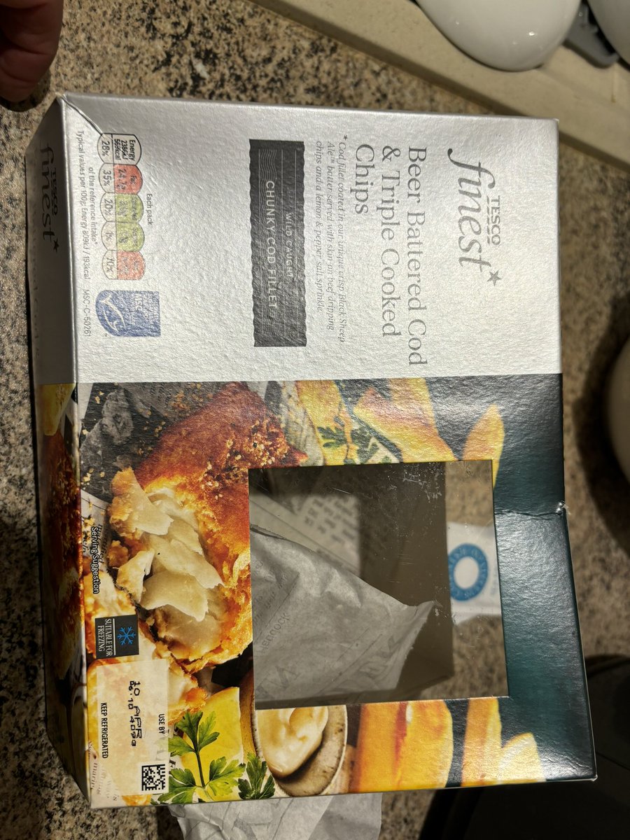 dicky_webster's tweet photo. Hey @Tesco  is this some kind of cruel joke? Fish is great, nice size etc…but a measly 9 chips!!!!!  #takingthepiss https://t.co/IqOBOB4VkY