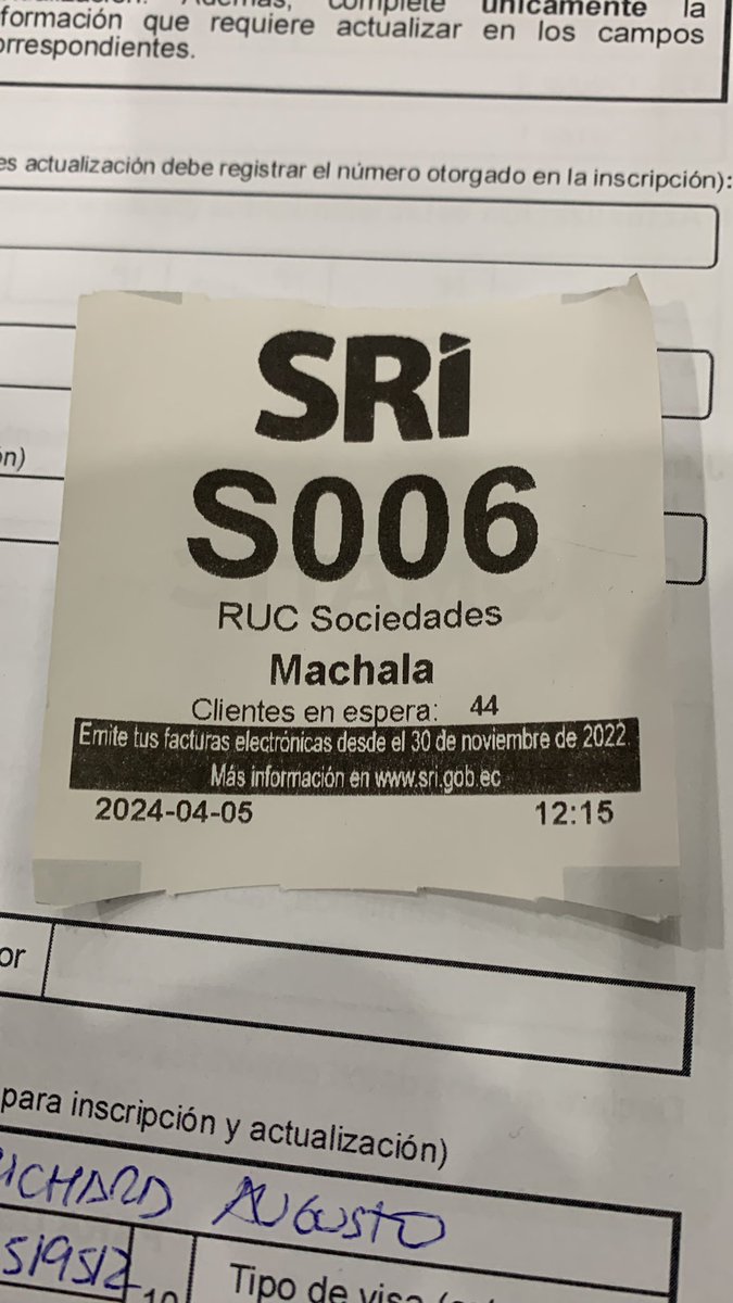 Richard_Mac's tweet photo. @SRIoficialEc  porque un turno para poder actualizar algo debe demorar tanto.!!! Ya van 3 horas  y nada.. ?? Cómo puede ser posible esto.. estoy en al agencia de machala https://t.co/ZhZZCN8yCF