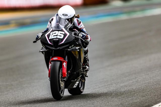 🇫🇷FSBK🇫🇷 Manche 1 du #FSBK sur le Circuit du Mans FP1▶️DNF sous la pluie Merci à la réactivité des mécanos et de toute la Team CBO Racing Honda France FP2▶️P12 Je continue à m’approprier la #cbr600rr Step by Step👉travail et réglages pour préparer la FP3 Justine Good-Shoot 📸