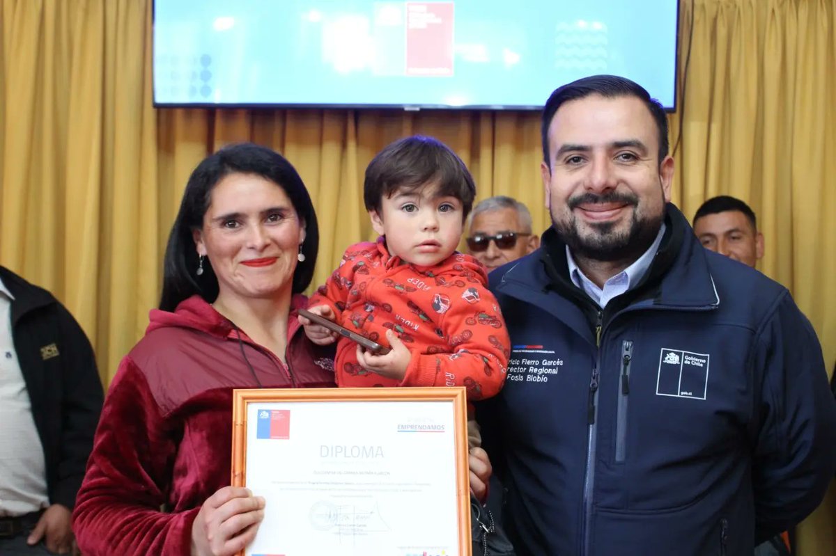 Cerramos la semana en Cañete con la certificación del programa Emprendamos Básico de las comunas Contulmo, Tirúa, Los Álamos y Cañete 🫂🙋🏻‍♂️🙋🏻‍♀️
Gracias a cada participante del programa por compartir sus experiencias de vida, sueños y anhelos 🌠❤