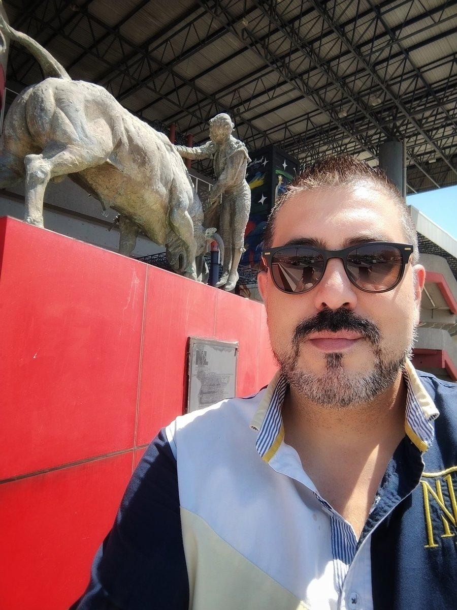vmpenilla's tweet photo. #SabiasQue
En Gpe Nuevo León, hay un estación del metro que lleva el nombre del mt Eloy #Cavazos, cuenta con una hermosa estatua del maestro sin duda N.L. es #Taurino, ¿Ya tienes tu foto en esta muy #Taurina estación del metro. https://t.co/IhrhRSULQ6