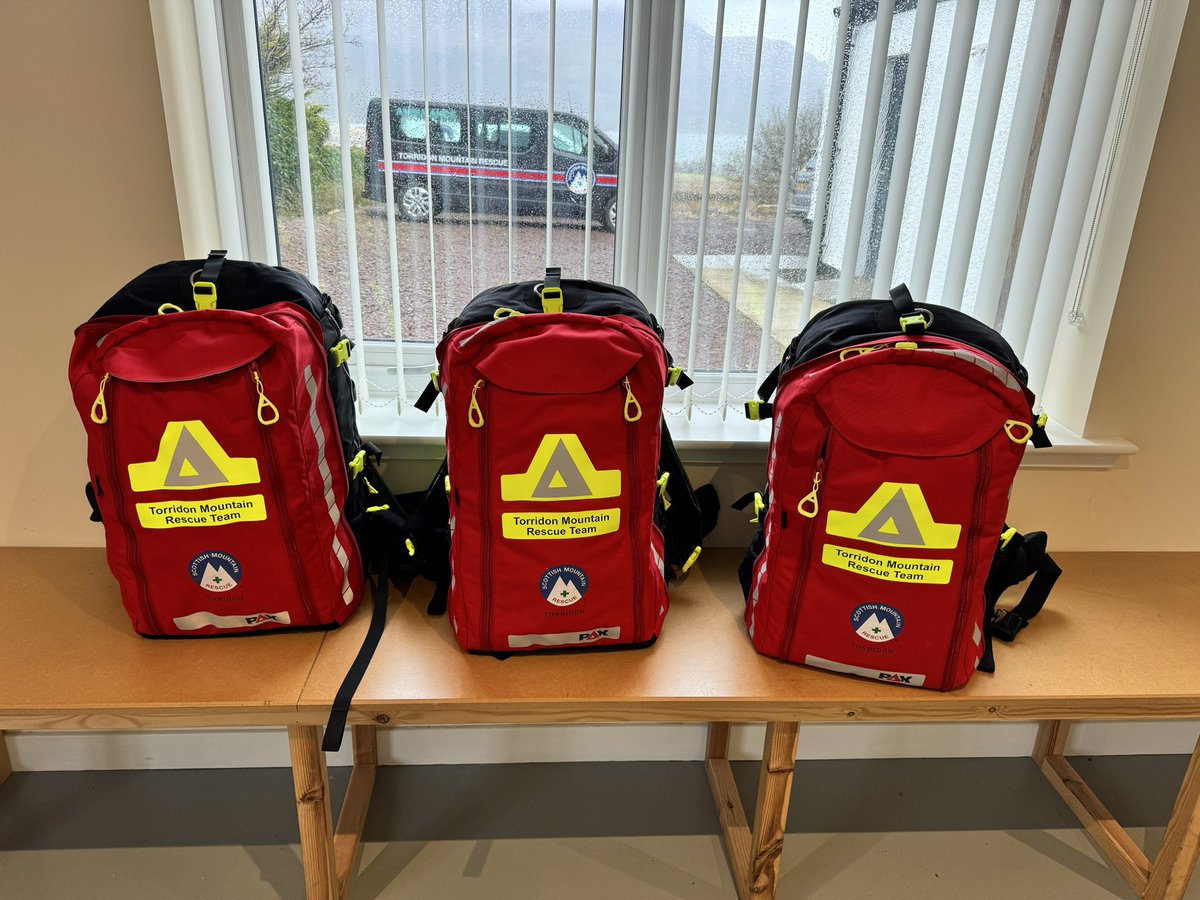 New response bags put into service today for the team, delighted with the design of the bags and internal storage, first class customer service from @uk_pax as a team we are looking forward to putting them to good use @TorridonMRT @ScottishMR