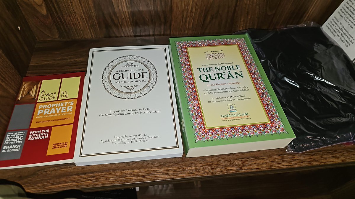 MasjidSunnahGR's tweet photo. A family 3 sisters attended Jumu'ah today and accepted Islam afterwards while touring the renovations.

They were invited to the #Salafi masjid after the #Ikhwani masjid told them dismissively to go search online when they expressed interest in Islam!

الحمد لله لأهل السنة! https://t.co/EfWmfFLtDR