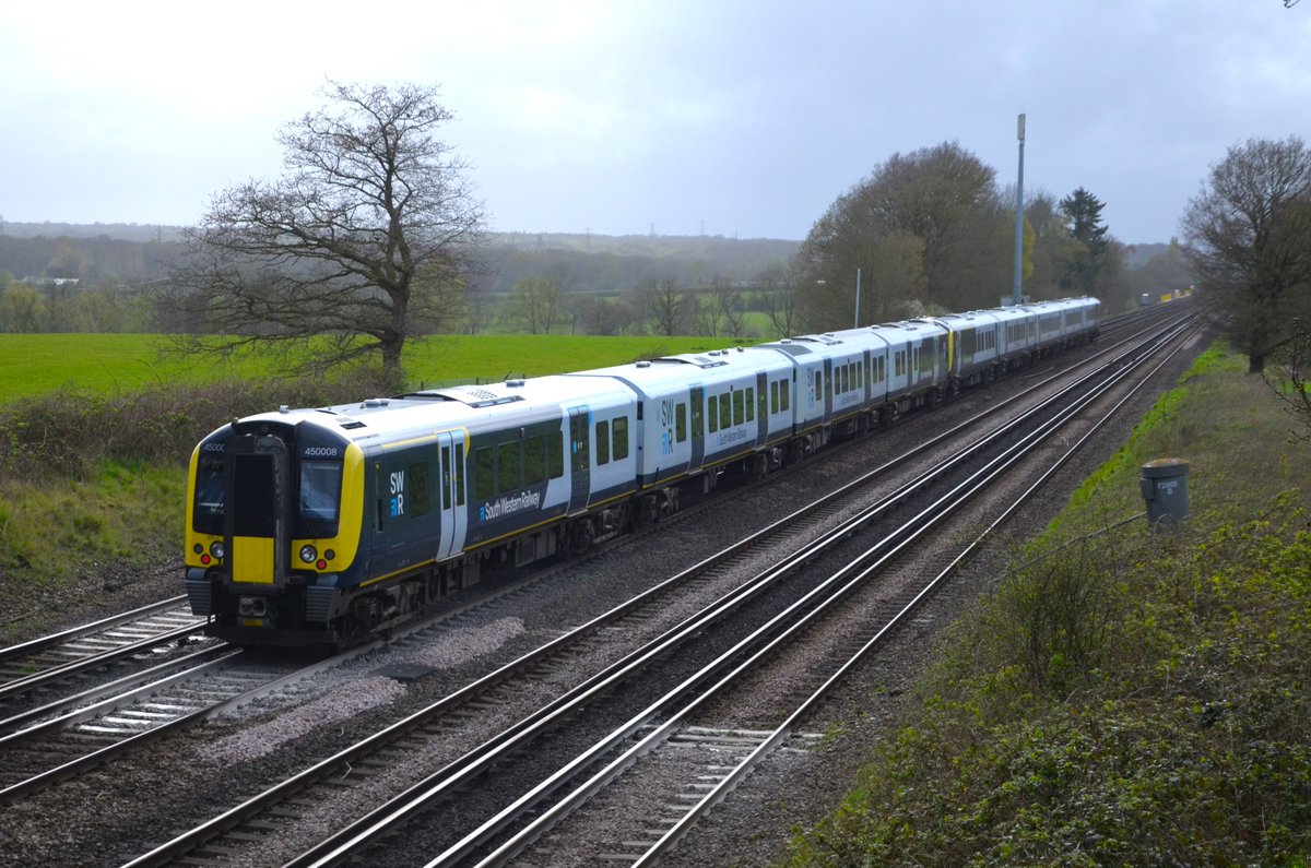 A couple from Potbridge today, two <a href="/SW_Help/">SWR Help</a> 9 car Weymouths, a 450 / 444 pairing. Can't help thinking they looked much more interesting in Blue and White!
1W33, the 16.35 London Waterloo to Weymouth and 1W24, the 14.55 Weymouth to London Waterloo services.