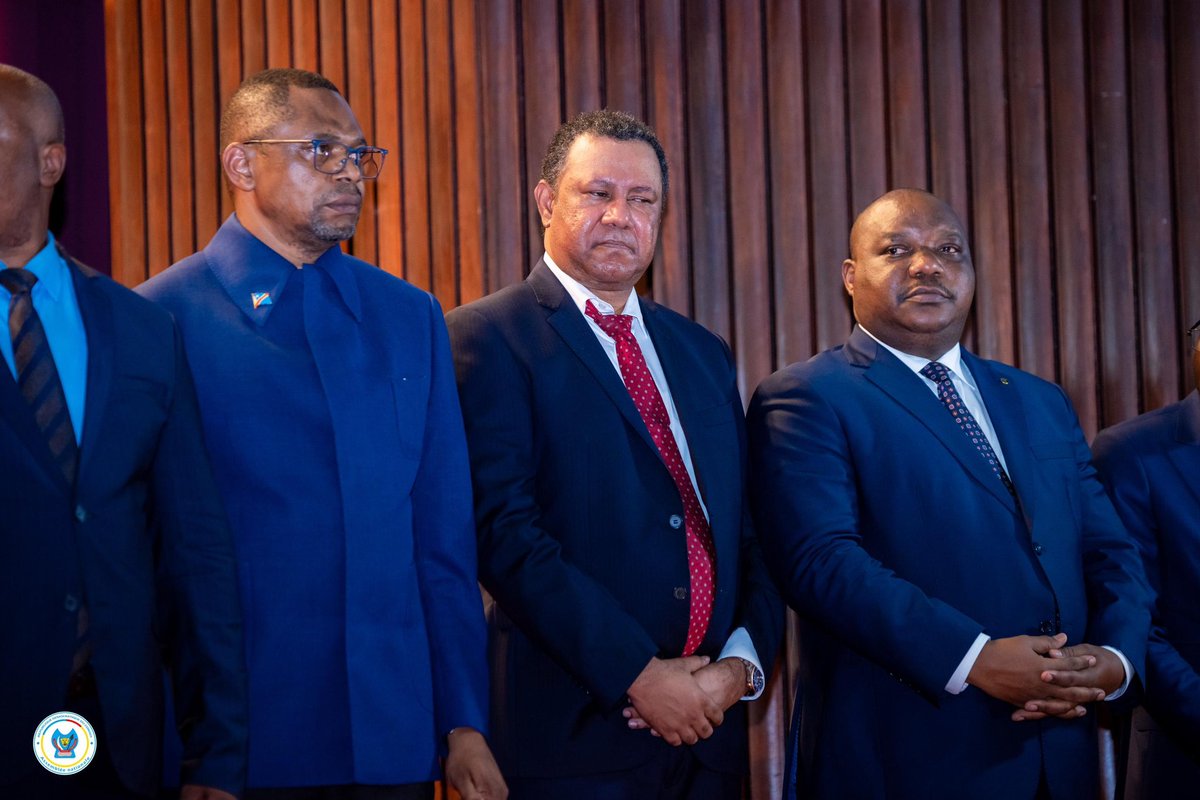 sud_kivu's tweet photo. Hon @ClaudeNyamugabo
:Proclammé élu Député National à kabare par la @Cour_constRdc, son mandat a été validé ce 05.04.2024 par @AssembleeNatRDC.
Excellent mandat au Mwana w'Eka.
Force aux #FPAU et à @RDC_UNIONSACREE derrière le Prés @fatshi13.
@AugustinKabuyaT @DeniseNyakeru
👇 https://t.co/jzH8DH55H0
