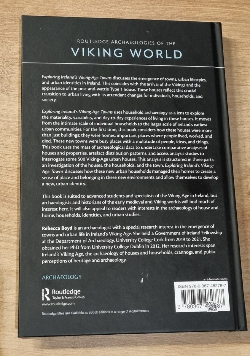 It was lovely to attend my old boss' <a href="/DrRebeccaboyd/">Rebecca Boyd</a> Dublin launch of her new book 'Exploring Ireland's Viking Age Towns' this evening! Congratulations!

<a href="/HodgesFiggis/">Hodges Figgis</a> #Dublin #Archaeology #urban #town #architecture #Vikings #heritage <a href="/routledgebooks/">Routledge Books</a> #books
