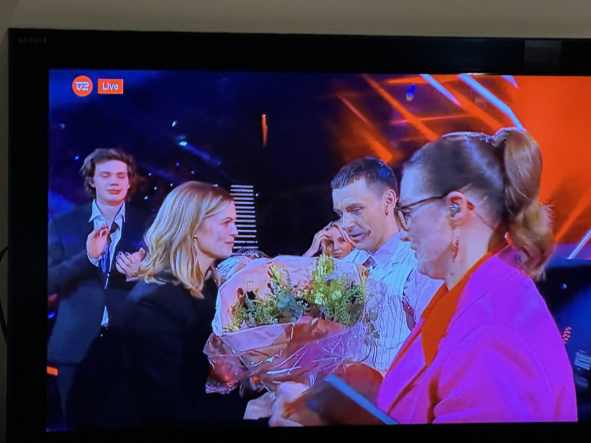 kaaretraberg's tweet photo. Yes!!! ✨✨��️⭐️⭐️
Helene Frank. Tillykke!!!!
#xfactordk https://t.co/HUyMlqssYr