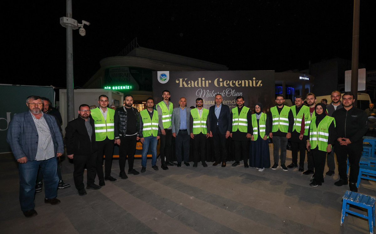 Kadir gecesi öyle bir gecedir ki,“O gece tan yeri ağarıncaya kadar esenlik doludur.” Kadir Gecesi'nin huzurunu ve bereketini teravih sonrası cami cemaatimizle paylaşıp,İl Başkanımız Yunus Tever’in katılımıyla hemşehrilerimizin mübarek Kadir Gece’sini tebrik ederek lokma dağıttık.