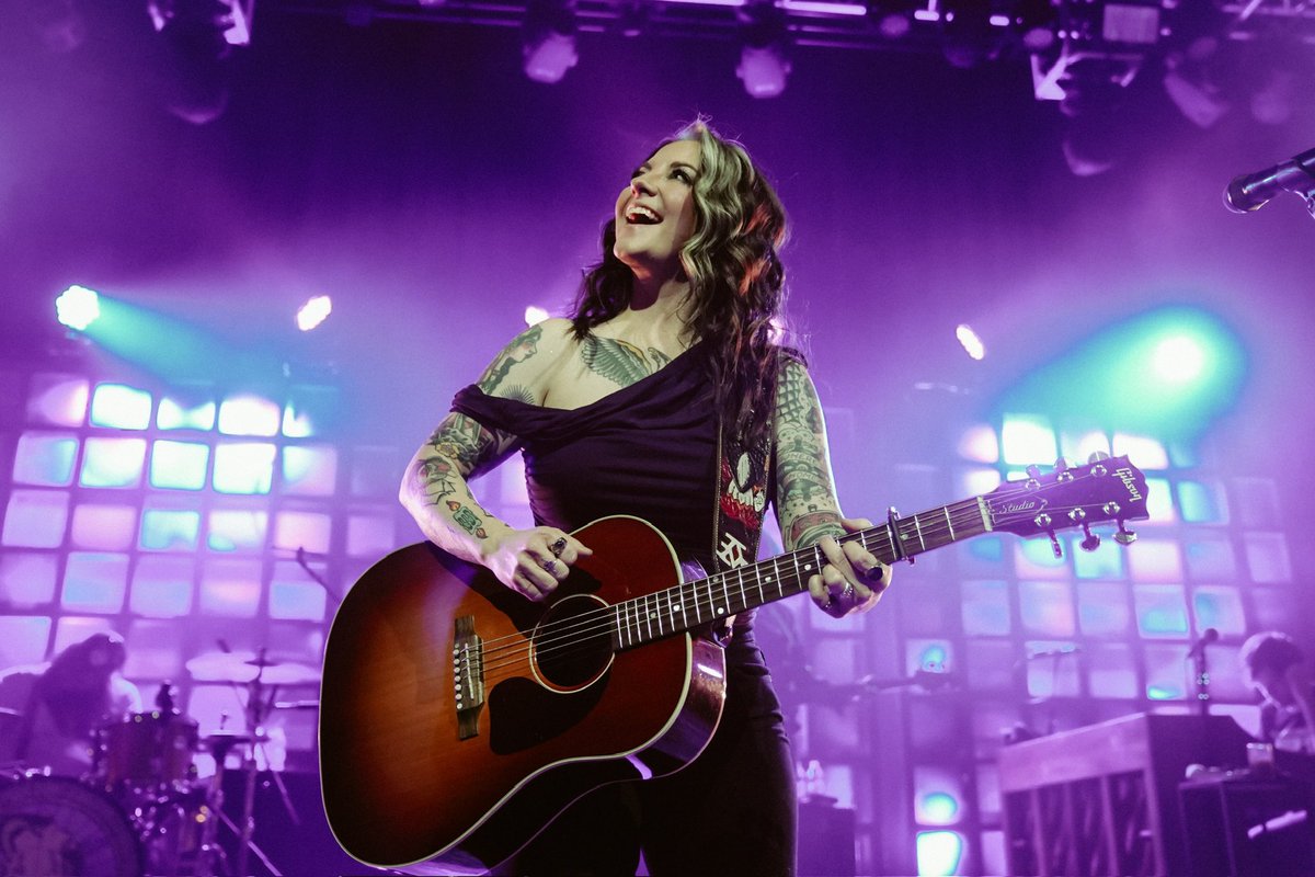 Ashley McBryde tweet media